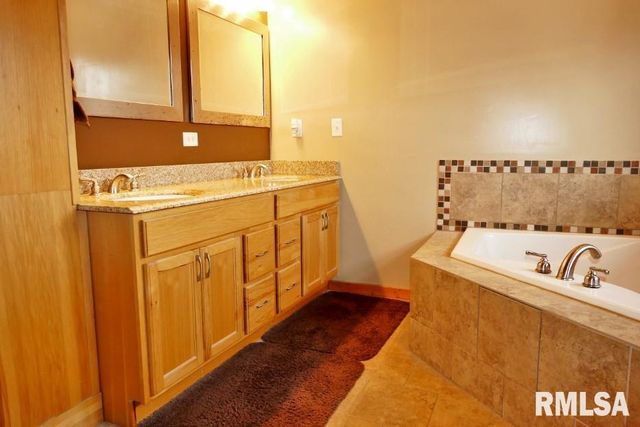 7520 S CAMERON Lane, Mapleton, IL 61547