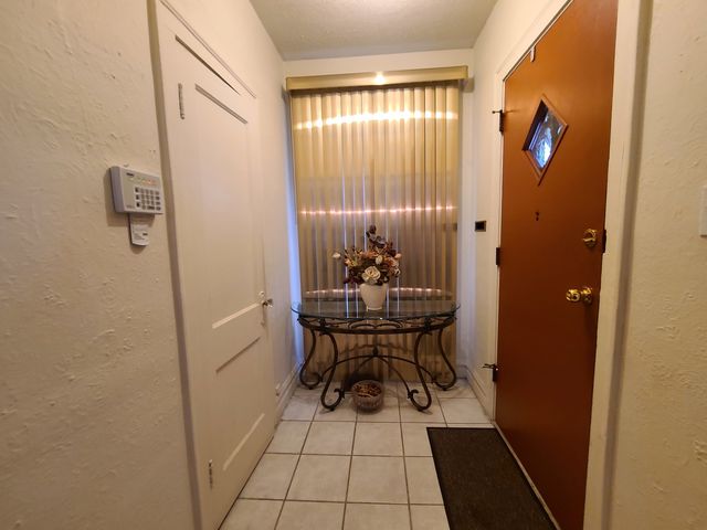 8319 S Crandon Avenue, Chicago, IL 60617