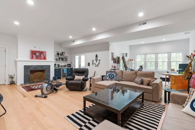 9 Damia Drive 9, Danbury, CT 06810