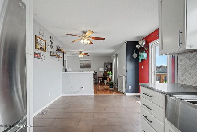 192 White Blossom Dr, Shepherdsville, KY 40165