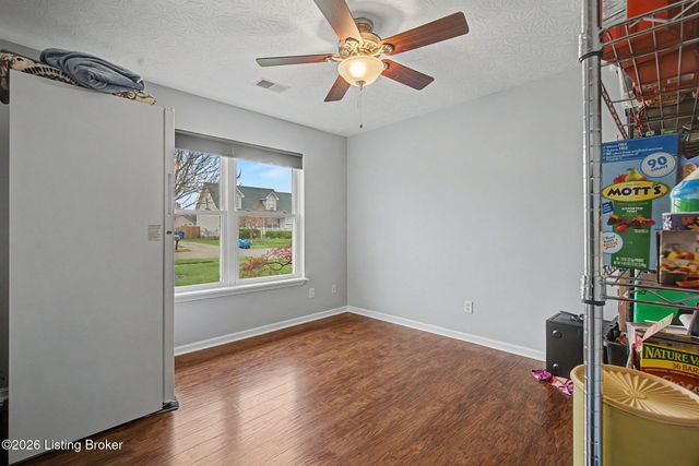 192 White Blossom Dr, Shepherdsville, KY 40165