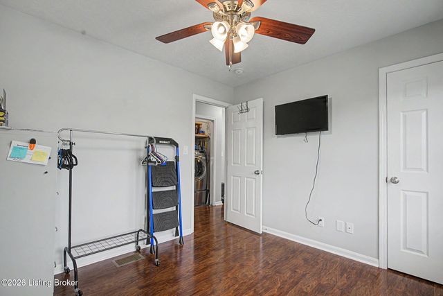 192 White Blossom Dr, Shepherdsville, KY 40165