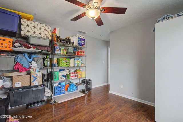 192 White Blossom Dr, Shepherdsville, KY 40165