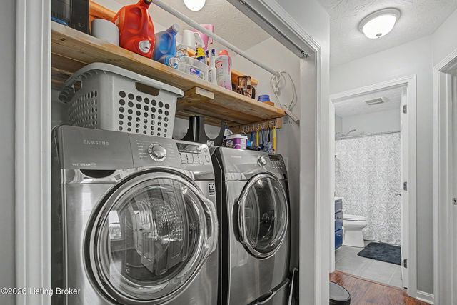 192 White Blossom Dr, Shepherdsville, KY 40165