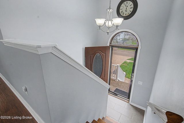 192 White Blossom Dr, Shepherdsville, KY 40165