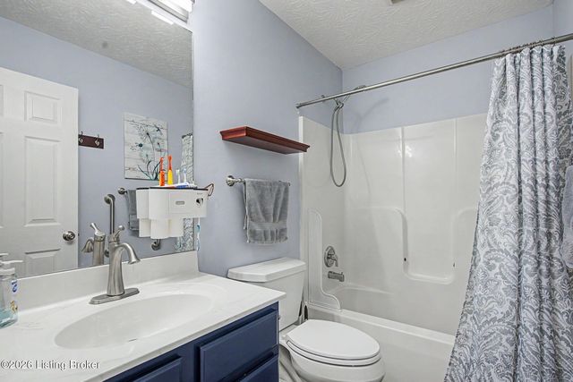 192 White Blossom Dr, Shepherdsville, KY 40165