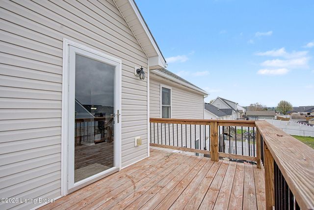 192 White Blossom Dr, Shepherdsville, KY 40165