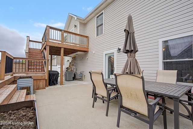 192 White Blossom Dr, Shepherdsville, KY 40165