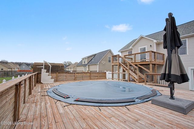 192 White Blossom Dr, Shepherdsville, KY 40165