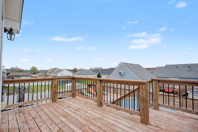 192 White Blossom Dr, Shepherdsville, KY 40165