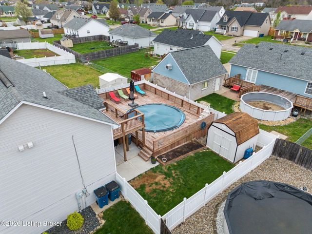 192 White Blossom Dr, Shepherdsville, KY 40165