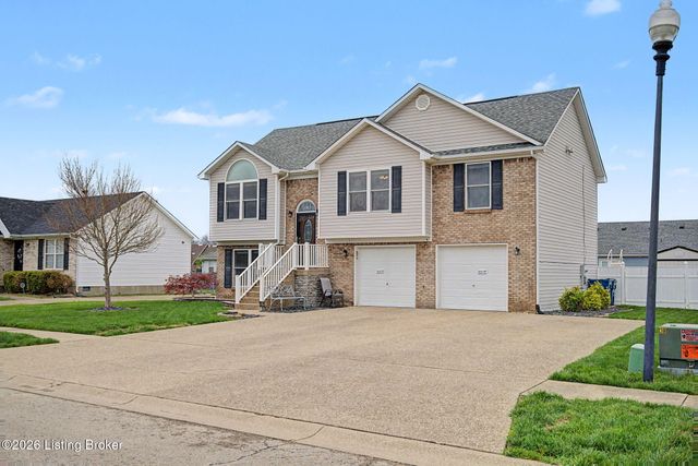 192 White Blossom Dr, Shepherdsville, KY 40165