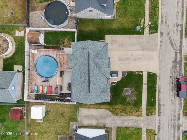 192 White Blossom Dr, Shepherdsville, KY 40165