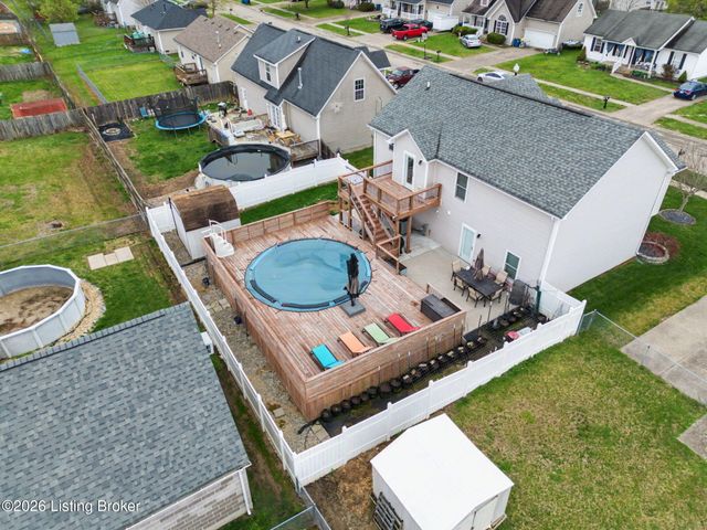 192 White Blossom Dr, Shepherdsville, KY 40165