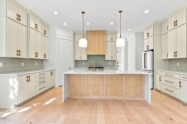 81611 Alexander, Chapel Hill, NC 27517