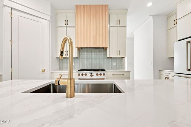 81611 Alexander, Chapel Hill, NC 27517