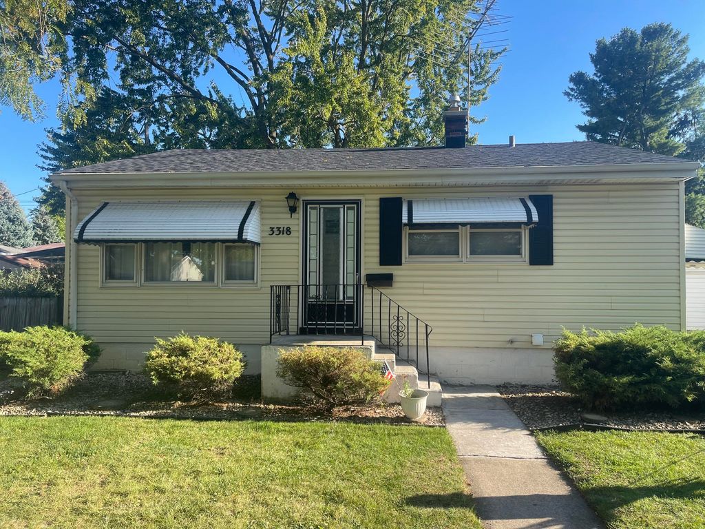 3318 North Drive, Highland, IN 46322