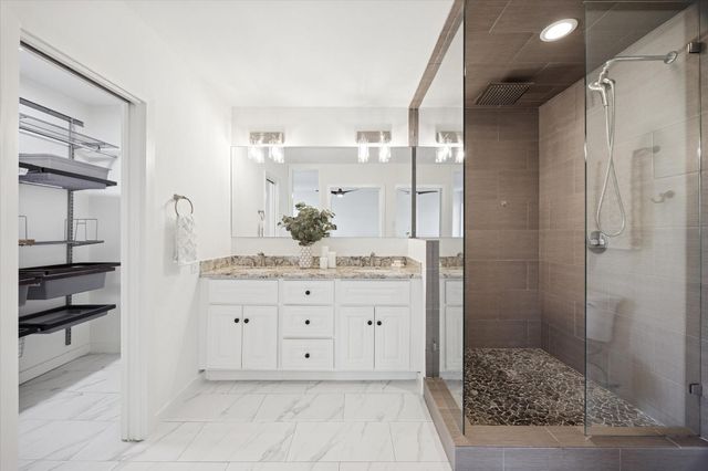 1802 Stoney Brook 102, Houston, TX 77063