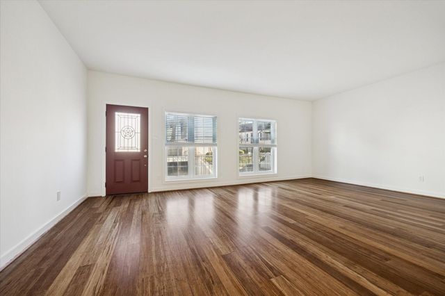 1802 Stoney Brook 102, Houston, TX 77063