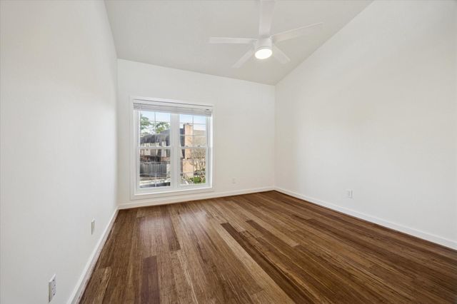 1802 Stoney Brook 102, Houston, TX 77063