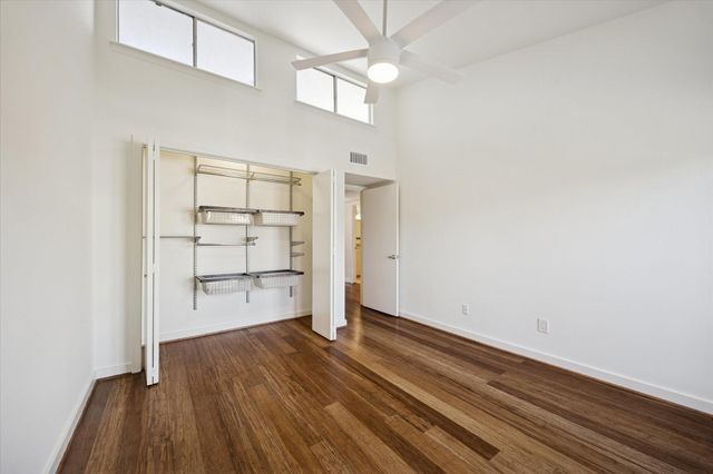 1802 Stoney Brook 102, Houston, TX 77063