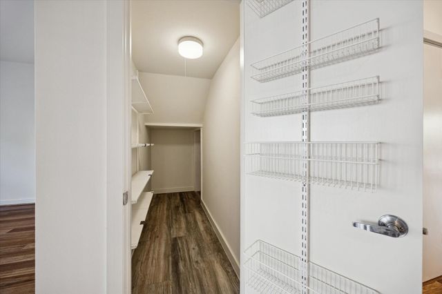 1802 Stoney Brook 102, Houston, TX 77063