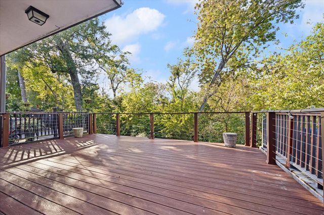 1802 Stoney Brook 102, Houston, TX 77063