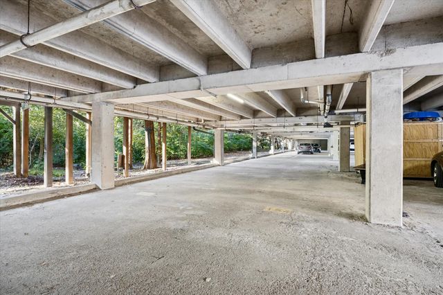 1802 Stoney Brook 102, Houston, TX 77063