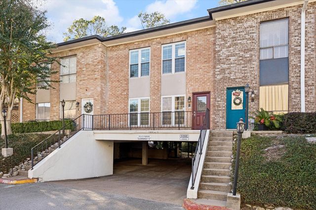 1802 Stoney Brook 102, Houston, TX 77063