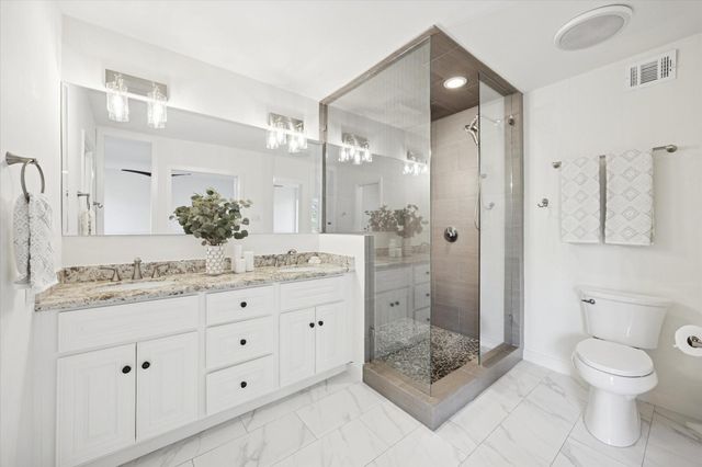 1802 Stoney Brook 102, Houston, TX 77063