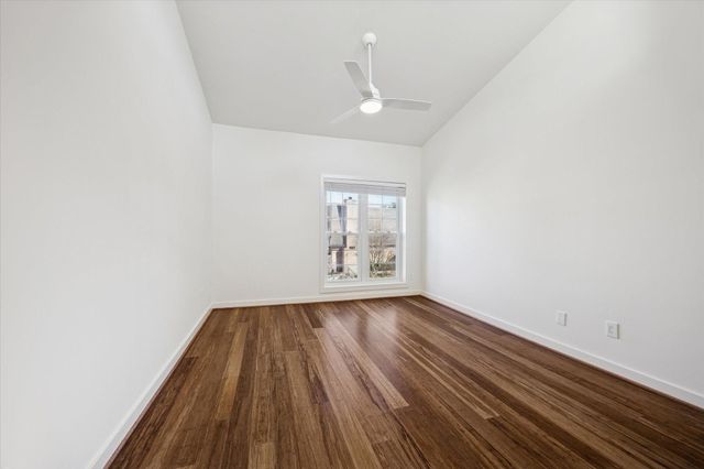 1802 Stoney Brook 102, Houston, TX 77063