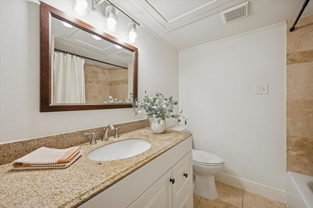 1802 Stoney Brook 102, Houston, TX 77063