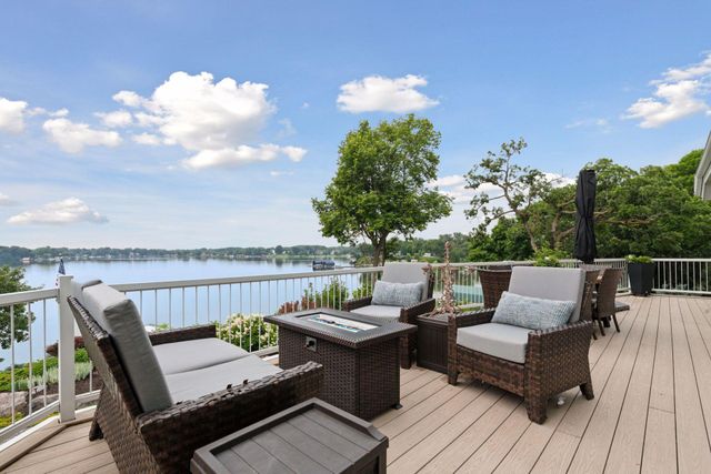 1065 Bayside Lane, Minnetrista, MN 55364