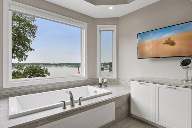 1065 Bayside Lane, Minnetrista, MN 55364