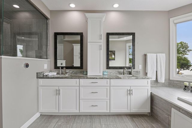 1065 Bayside Lane, Minnetrista, MN 55364