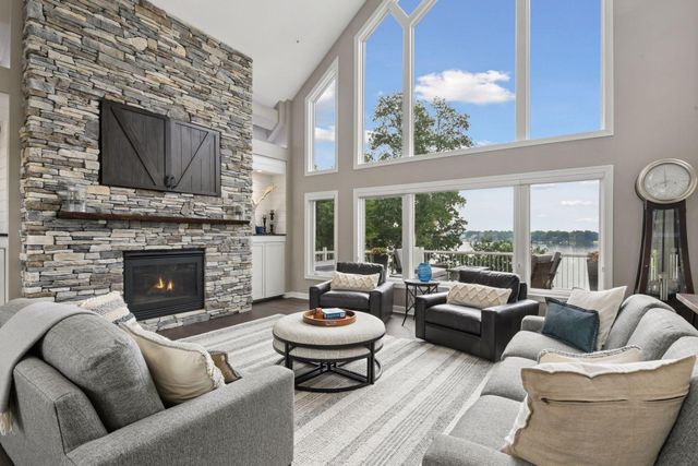 1065 Bayside Lane, Minnetrista, MN 55364