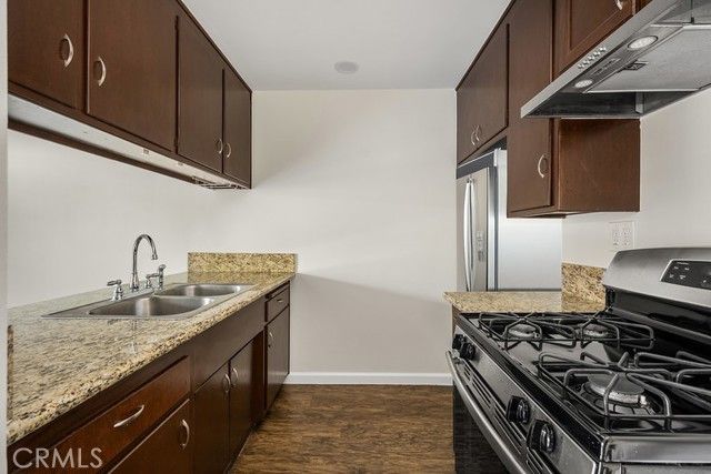 784 N Shattuck Pl, Orange, CA 92867