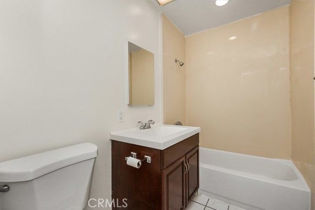 784 N Shattuck Pl, Orange, CA 92867