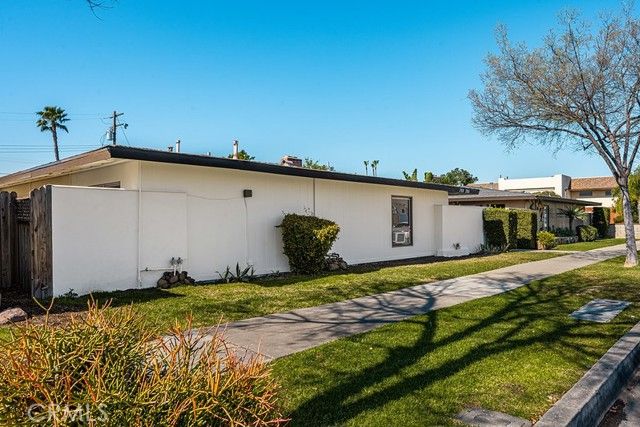 784 N Shattuck Pl, Orange, CA 92867