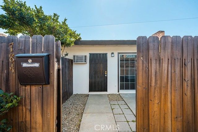 784 N Shattuck Pl, Orange, CA 92867