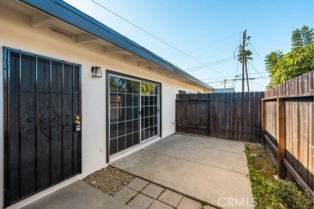 784 N Shattuck Pl, Orange, CA 92867