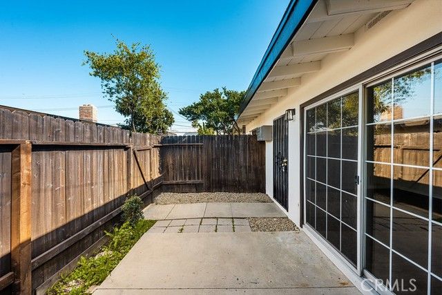 784 N Shattuck Pl, Orange, CA 92867