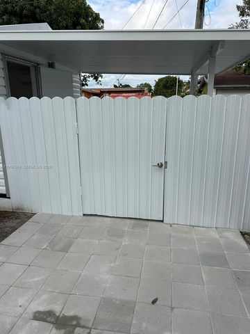 235 W 16th St, Hialeah, FL 33010