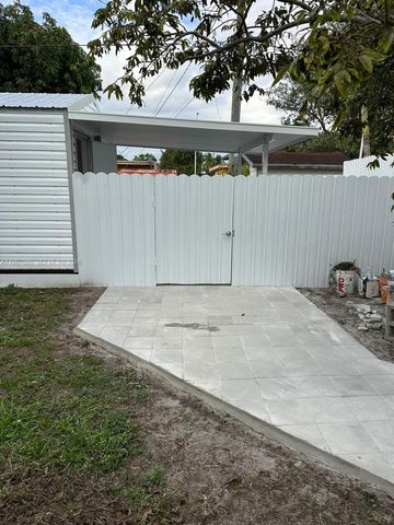 235 W 16th St, Hialeah, FL 33010