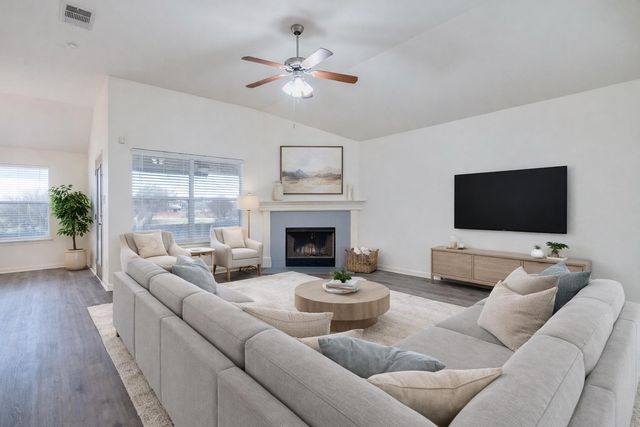 740 Dark Horse LN, Buda, TX 78610