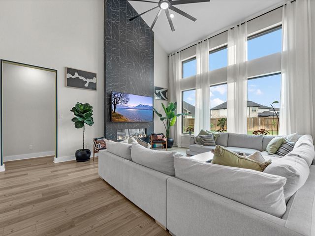 32002 Crested Knoll Court, Fulshear, TX 77441