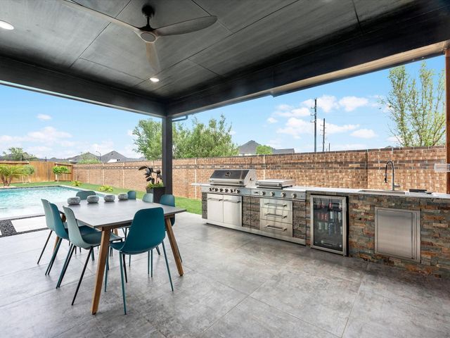 32002 Crested Knoll Court, Fulshear, TX 77441