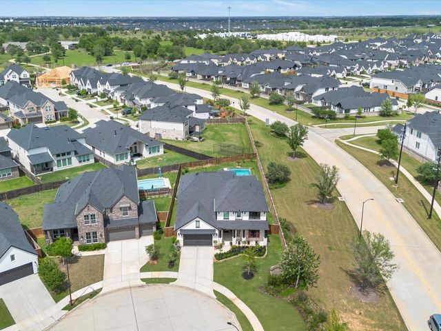 32002 Crested Knoll Court, Fulshear, TX 77441