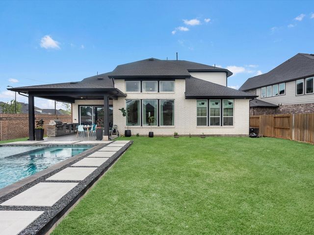 32002 Crested Knoll Court, Fulshear, TX 77441