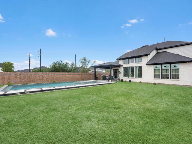 32002 Crested Knoll Court, Fulshear, TX 77441